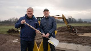 Erster Spatenstich zum Baubeginn des neuen Werks in Kuppenheim. (Bild: Vega)