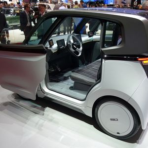 Einen Mover im Mini-Format zeigt Citroën: Ami One Concept nennt sich die nur 2,50 Meter lange Schachtel, die Platz für zwei bietet.(Bild:  Wehner/»kfz-betrieb«)