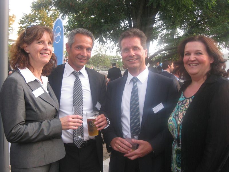 Dell freut sich über einen gelungenen Partnertag (v.l. Ulrike Böhm, Karl Milojkowic, Robert Laurim, alle Dell, Lilli Kos, IT-BUSINESS). (VBM-Archiv)