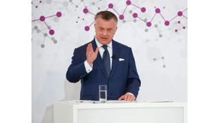 Christian Kullmann, der Chef von Evonik, ist der Meinung, dass der CO2-Emissionshandel nichts bringt: „Das System gehört entweder reformiert oder gleich ganz abgeschafft!“ Lesen Sie hier, warum der Manager das fordert ... (Bild: Evonik)