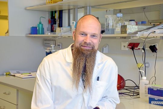 Matthias Erlacher vom Institut für Genomik und RNomik an der Med Uni Innsbruck(Bild:  MUI/D. Bullock)