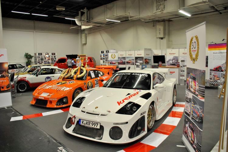 Feierte in Köln seine Weltpremiere: Die „Neuauflage“ des 935 K3 von Le Mans aus den Händen des weltbekannten Porsche-Tuners und Rennstalls Kremer. (Bild: Dominsky)