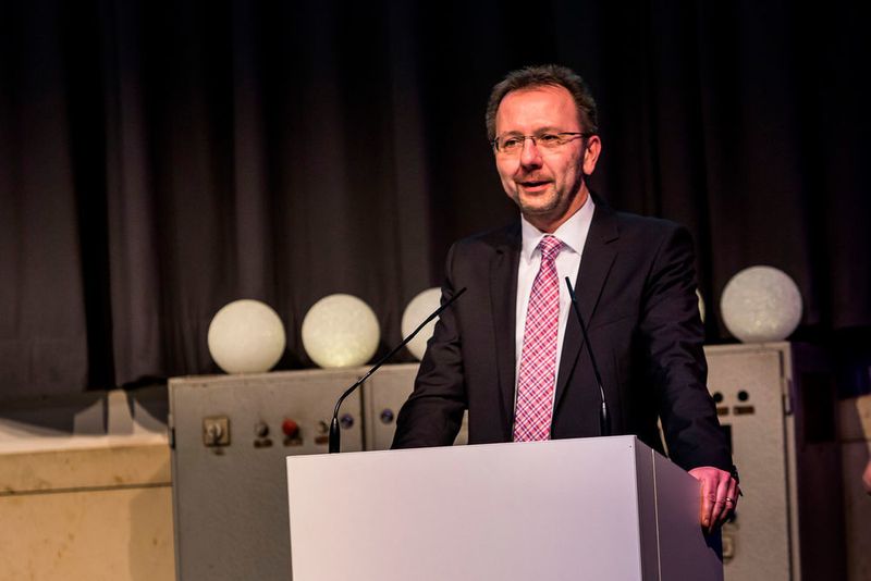 Thomas Meuser, Leiter Gebraucht- und Jahreswagen der Volkswagen AG, freute sich über die gute Platzierung von Volkswagen Automobile Frankfurt.  (Stefan Bausewein)