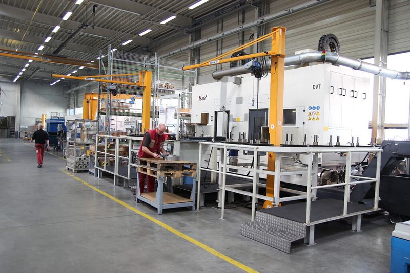 Betriebsbesichtigung Kroenert GmbH & Co. KG und ZAE Antriebssysteme (Bild: Königsreuther)