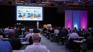 Thomas Wengi (Managing Director, GF Machining Solutions) spricht während des OTS von einem Kulturwandel, der wegführt vom rein preisgetriebenen Einkauf hin zu partnerschaftlichen Beziehungen. (Bild: OTS)