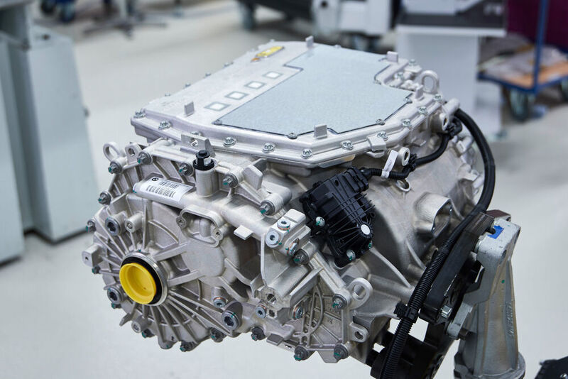 Alle Komponenten des Antriebs fasst BMW künftig in einer kompakten Antriebseinheit zusammen. (BMW Group)