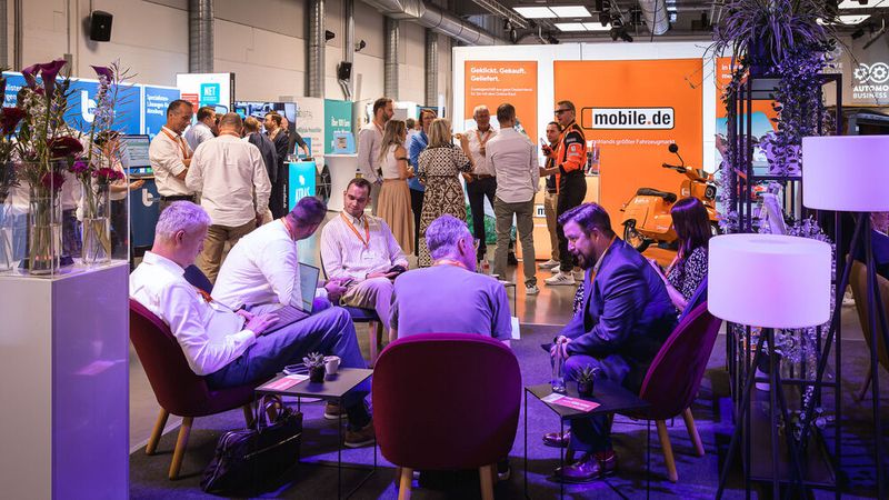 Genügend Zeit blieb auf den Automotive Business Days auch zum Netzwerken. (Bild: Stefan Bausewein)