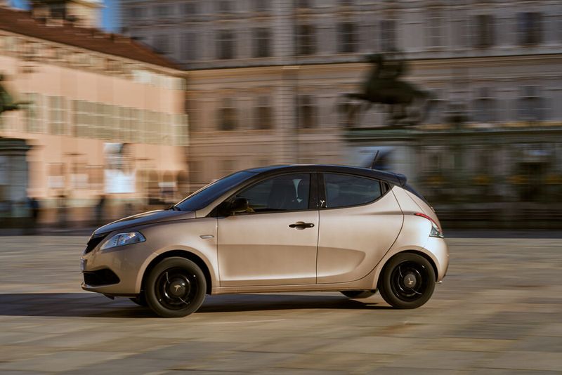 Damit soll der neue Ypsilon laut NEFZ-Messung noch rund vier Liter pro 100 Kilometer verbrauchen. (Bild: Lancia)