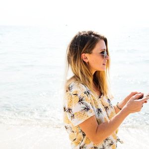 Jeder Achte musste im Urlaub über das Handy erreichbar sein und konnte sich deshalb nicht gut erholen. „Wer ständig auf sein Smartphone schaut, unterbricht Erholungsphasen und kann die freien Tage nicht wirklich genießen“, bestätigt DAK-Psychologin Theresa Staden.