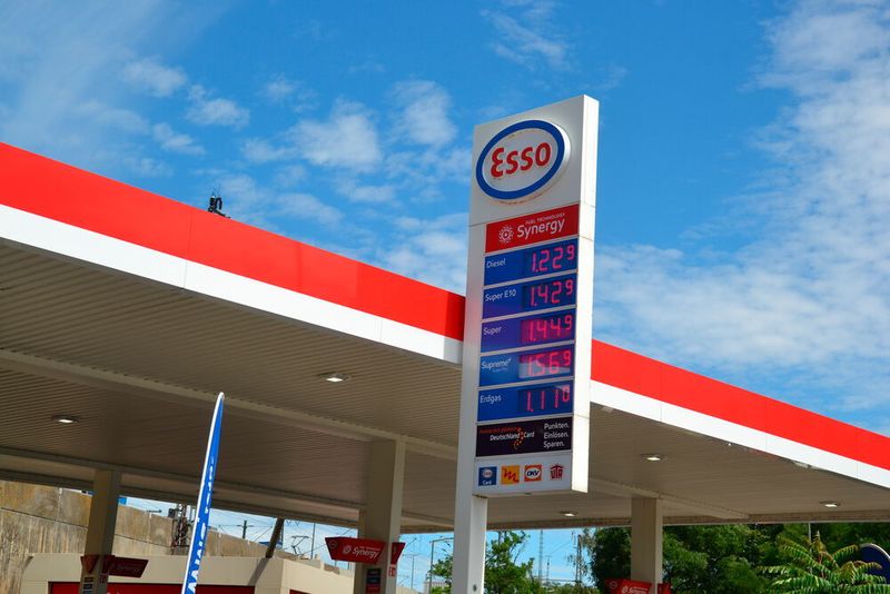 Apropos bezahlen: In Österreich kostete der Liter Super derzeit 1,27 Euro. In Deutschland wurden dafür zu dem Zeitpunkt rund 20 Cent mehr fällig.  (Michel/»kfz-betrieb«)