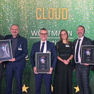 v. l.: Platin gewinnt Wortmann (Christian Wiechert und Volker Kaps), Gold geht an Gold	Ingram Micro (Alexander Maier), ebenfalls Gold erhält Arrow ECS mit (Doris Nohl, Andreas Gruber und Stefan Ostermeyer)  (Bild:  Vogel IT-Medien)