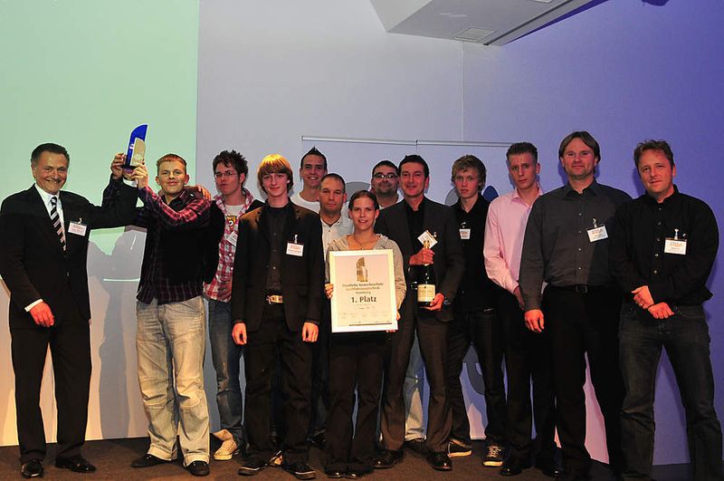 Sie durften anschließend auf den Bühne, um ihre Lehrer zu unterstützen. (Archiv: Vogel Business Media)