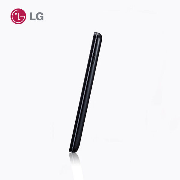 Das L90 von LG misst 66×132×9,7 Millimeter und wiegt dabei etwa 126 Gramm. (Bild: Aldi Süd)