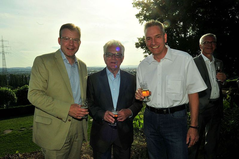 Gemeinsam erfolgreich (v.li.) Florian Fischer (Vogel Business Media), Harry Brambach (Kfz-Gewerbe Baden-Württemberg) und Wolfgang Michel (»kfz-betrieb«). (Zietz)