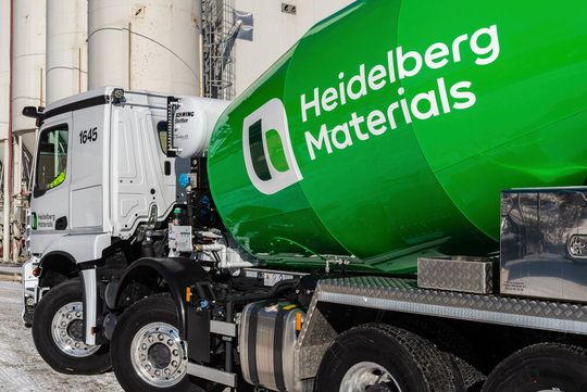 Die konjunkturelle Fahrt beim Baustoffhersteller Heidelberg Materials läuft eher zäh. Die Nachfrage nach Zement sinkt. Das bedeutet das Aus für eine Produktion in Hannover und zwei Werke in Frankreich.(Bild:  N. P. Dales)
