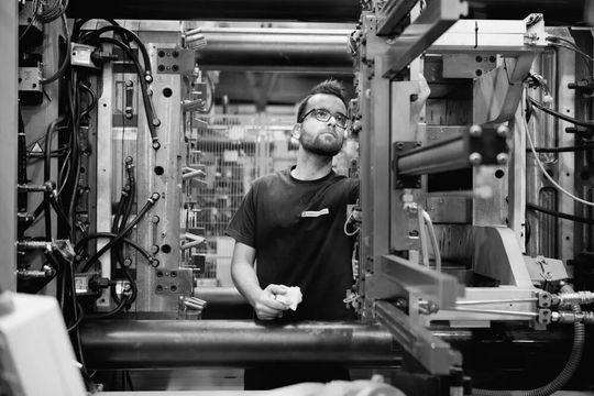 Das Geschäftsfeld mit den Hochleistungs-Kunststoffteilen der Mann+Hummel-Gruppe ist jetzt von Mutares komplett übernommen worden. Angeboten werden die Produkte jetzt vom französischen Unternehmen Moldtecs.(Bild:  Moldtecs)