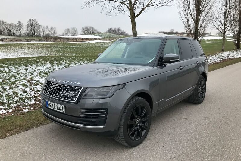 Ein Modell mit Plug-in-Hybridtechnik soll den Verbrauch senken. (Land Rover )