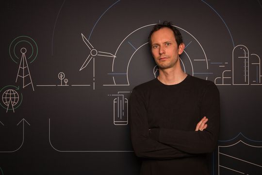 Die Technologie ist da, jetzt folgt die Orchestrierung: Für Autor Jan Metzner liegt der Schlüssel zum Erfolg darin, implizites Fachwissen in automatisierbare, digitale Prozesse zu überführen.(Bild:  Amazon Web Services)