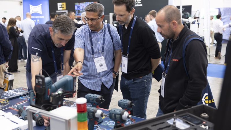 Auf der Regionalmesse Schraubtec in Barcelona stand der fachliche Austausch zwischen Besucher und Aussteller im Vordergrund.(Bild:  Xavier Vila)