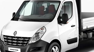 Beim Pritschenwagen des Renault Master können die Bordwände abfallen. (Renault)