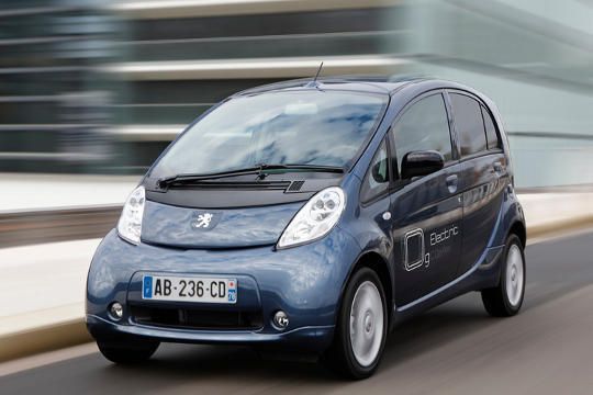 Der Peugeot iOn soll ab Dezember 2010 hierzulande verkauft werden. Er wird dann auch über das Mobilitätskonzept Mu mietbar sein. (Archiv: Vogel Business Media)