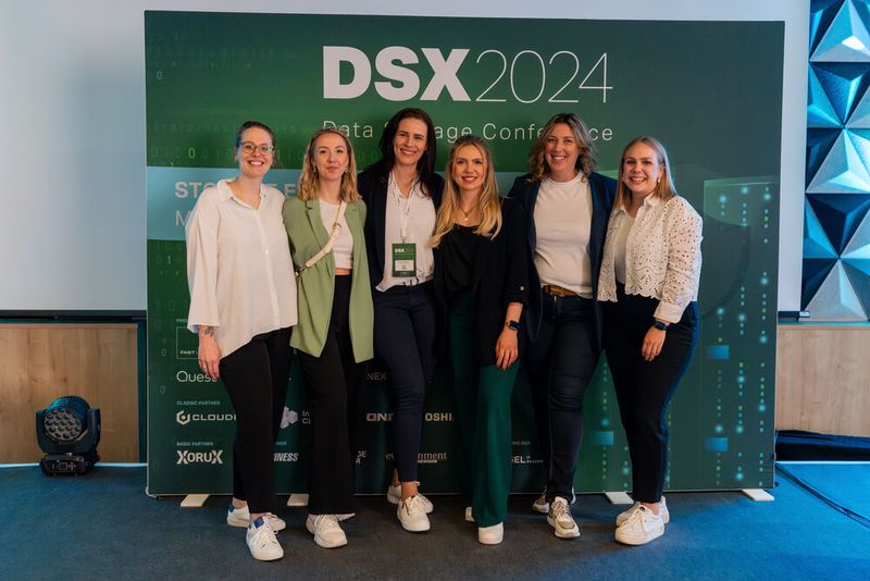 Das Team der Vogel IT-Akademie bedankt sich bei allen Gästen, Partnern und Sprechern für ein erfolgreiches Live-Comeback der DSX. Weitere Informationen unter www.dsxconference.de und #dsxconference (Bild: Vogel IT-Akademie)