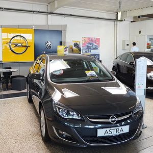 Markenlogos in seltener Eintracht beisammen...(Foto:  Rehberg)