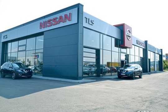 Aktuell ist das Autohaus TLS als dualer Markenbetrieb konzipiert, ein dritter Showroom ließe sich einfach anbauen. (Bild:  Mauritz)