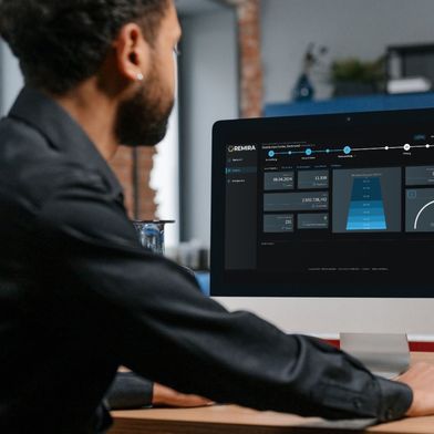 Agentische KI übernimmt immer häufiger operative und strategische Entscheidungsprozesse im Supply Chain Management. (Bild: Remira)