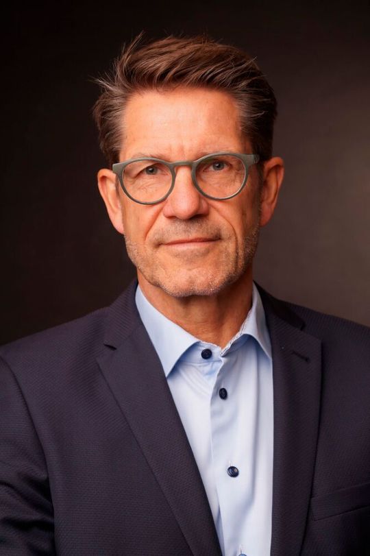 Michael Weinig steuert den Vertrieb von Mitsubishi in Deutschland. (Bild:  Mitsubishi)