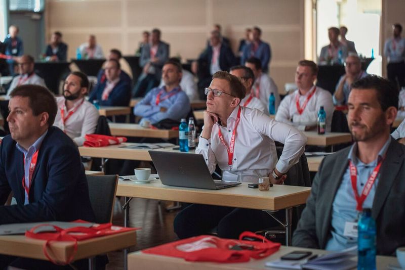 Der 20. Würzburger EMS-Tag fand am 8. September 2022 in den Mainfrankensälen Veitshöchheim statt. Am Vorabend der Veranstaltung gab es ein Networking-Dinner im Restaurant Reisers am Stein. Der 21. EMS-Tag findet am 7. September 2023 statt. Sie können sich bereits für eine Teilnahme auf der Webseite registrieren.  (Bild: Stefan Bausewein)