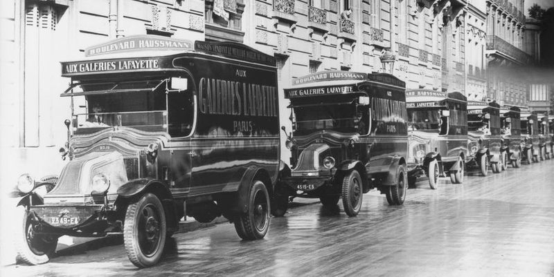 Leichte Nutzfahrzeuge von Renault im Jahr 1919. (Renault)