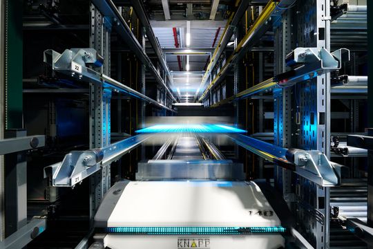 Das bestehende automatische Lagersystem Evo Shuttle 1D wird um vier Gassen erweitert.(Bild:  Knapp/ Niederwieser)