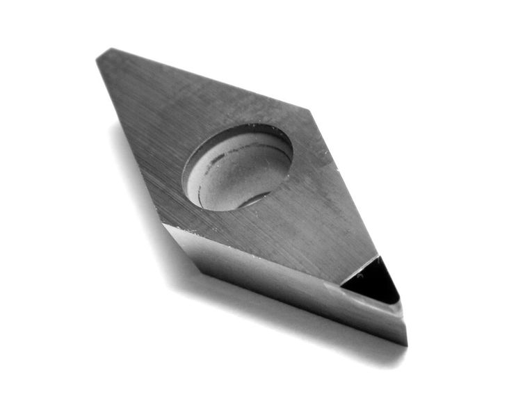 ISO V-Form CVD-Schneidplatte ohne Spanleitstufe. (Bild: Fa. TiroTool)