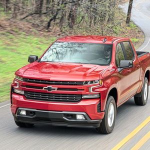 General Motors nutzte multi-disziplinäre CAE-Optimierung und konnte so mehr hochfeste Stähle und neue Montagetechniken in die Entwicklung der Fahrerkabine und des Rahmens des Silverado einfließen lassen. Das Fahrzeug ist 204,5 Kilogramm leichter als sein Vorgänger.