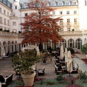 Veranstaltungsort für den sechsten Enterprise Mobility Summit war erneut die Villa Kennedy im Herzen Frankfurts, die auch in diesem Jahr bei schönstem Wetter sowohl tagsüber ...(Bild:  Vogel IT-Akademie)