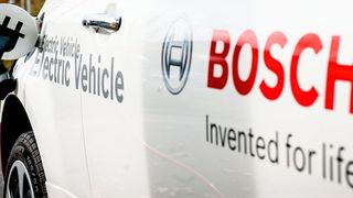 Die Marktführeschaft in der Elektromobilität geht auch ohne eigene Batteriezellfertigung. So lautet die Strategie von Bosch. (Bosch)