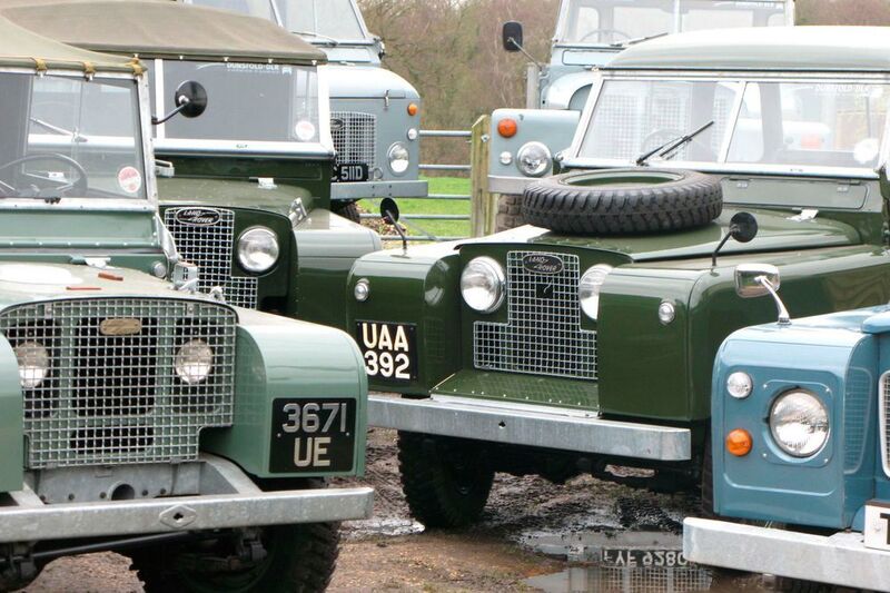 In seiner siebzigjährigen Geschichte des Defender baute Land Rover zahlreiche Varianten. (Land Rover)