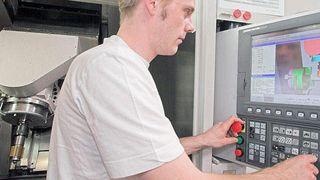 Wer die Kurzarbeit für eine CNC-Schulung bei Hommel nutzt, kann eine Förderung von der Bundesagentur für Arbeit bekommen. Bild: Hommel (Archiv: Vogel Business Media)