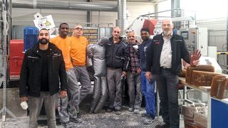 Die Bosig-Gruppe lies Maschinenbediener und Produktionsmeister an den eingesetzten Gebrauchtmaschinen von Deguma schulen.   (Bild: Deguma)