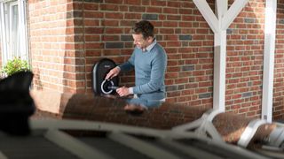 Zum 1. Januar 2023 soll eine Regelung zum Lademanagement in Kraft treten, welche eine Überlastung des Stromnetzes verhindern soll. (Bild: Eon)