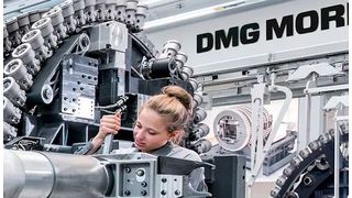 DMG Mori kann sich über größere Geschäftserfolge freuen, als sie für 2021 zunächst prognostiziert wurden. Auftragszuwächse und damit Umsatzanstiege lassen auf ein gutes 2022 hoffen, wenn keine „höhere Gewalt“ zuschlägt. (Bild: DMG Mori)
