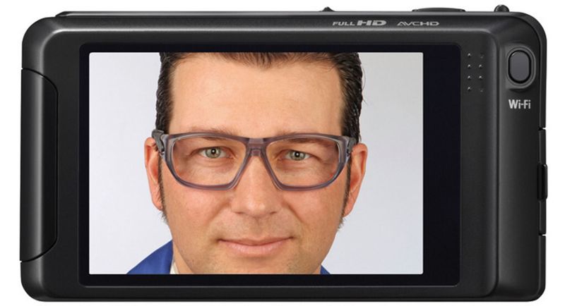 Das System Digipro (Digital Precision Optics) der Wollschläger-Leistungsmarke Artec ermittelt die erforderlichen Daten der Mitarbeiter direkt am Arbeitsplatz mit Hilfe einer Digitalkamera. (Bild: Wollschläger)
