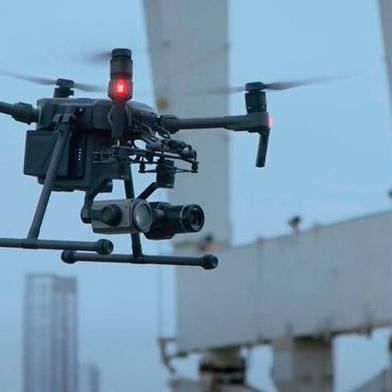 A successful drone attack on two data centers of the Amazon subsidiary AWS shows that the danger of drones is virtually unavoidable in modern warfare ... (Source: Cerberus)