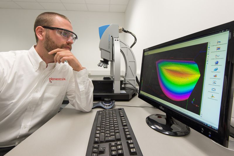 Materialanlayse mit Röntgendiffraktometrie. (Bild: Element Six)