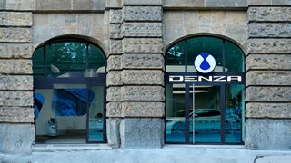 In München hat der chinesische Autohändler Harmony Auto den ersten europäischen Denza-Store eröffnet. (Bild: BYD)