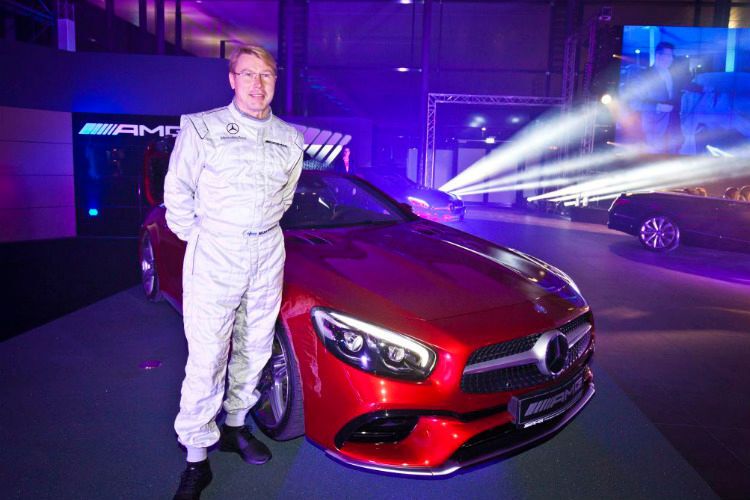 Formel-1-Legende und Mercedes-Benz-Markenbotschafter Mika Häkkinen präsentierte das neue S-Klasse Cabriolet. (Foto: Daimler)