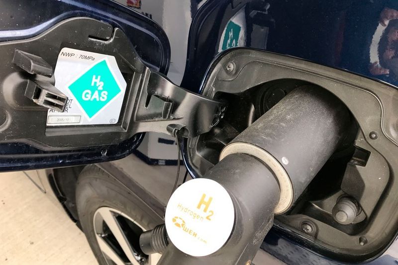 Der Tankvorgang selber ist unproblematisch. (Toyota)