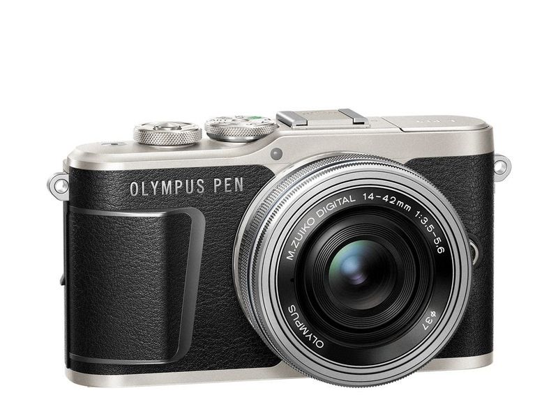 Optisch im Retro-Look aber up-to-date hinter der Fassade: die PEN E-PL9 von Olympus. (Olympus)