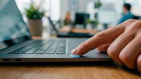 Windows Hello for Business ersetzt Passwort durch PIN oder Biometrie. Ob der Schutz auf jedem Gerät greift, zeigt erst die Kontrolle nach dem Rollout. (Bild: Gemini / KI-generiert)